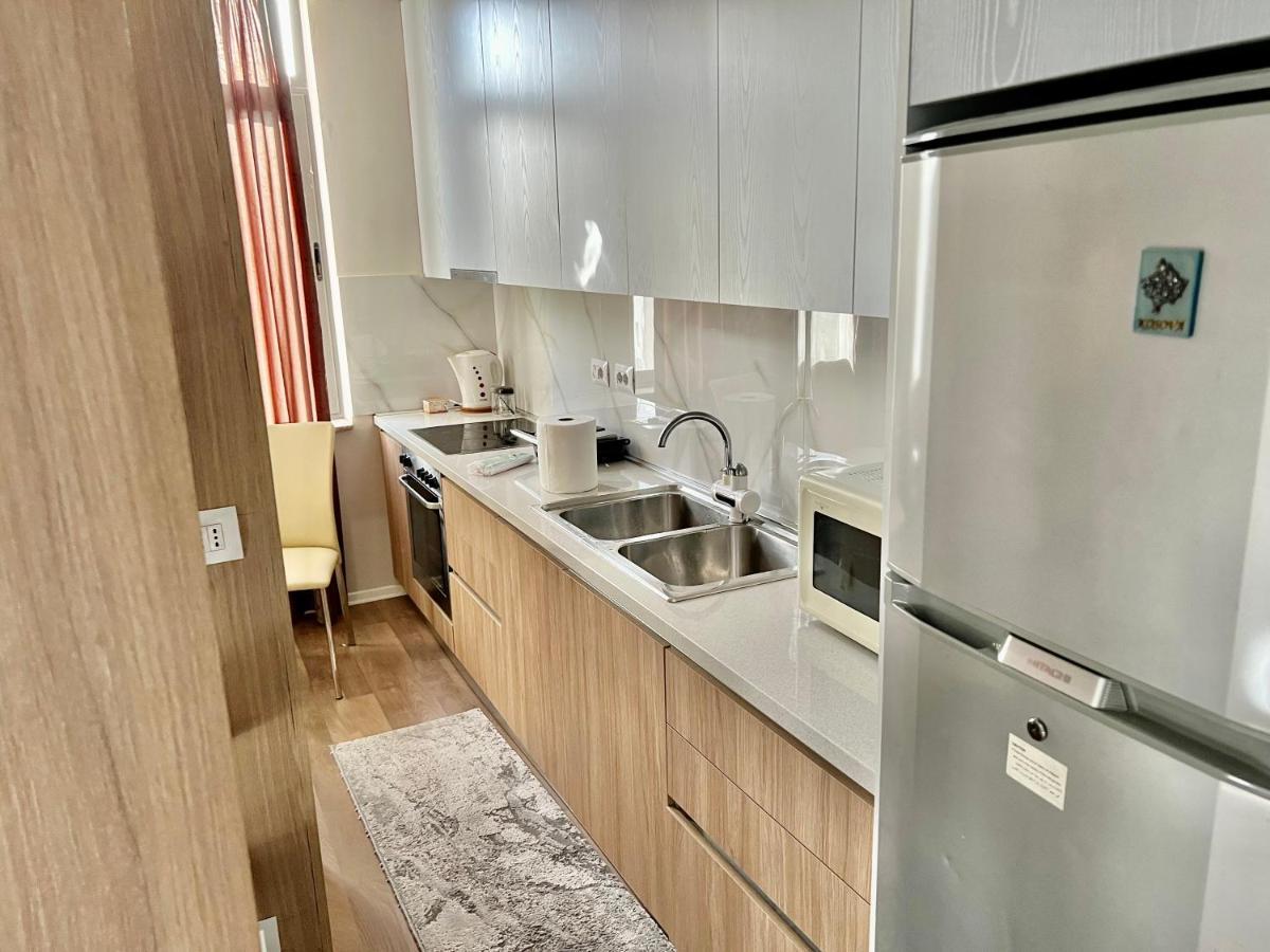 Experience New Bazaar Apartment 01 Тирана Экстерьер фото