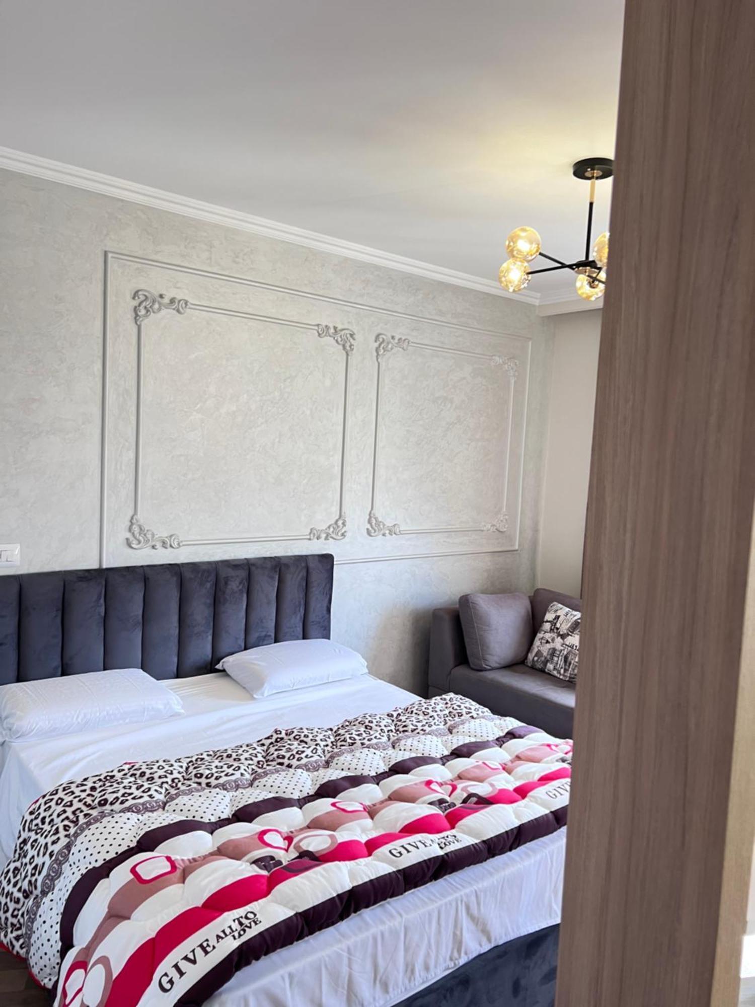 Experience New Bazaar Apartment 01 Тирана Экстерьер фото